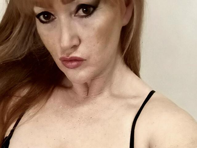 Have a fling with Gingerhollie on this Airdrie casual sex app