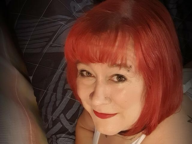 Have a fling with Mollimausi on this Dover casual sex app