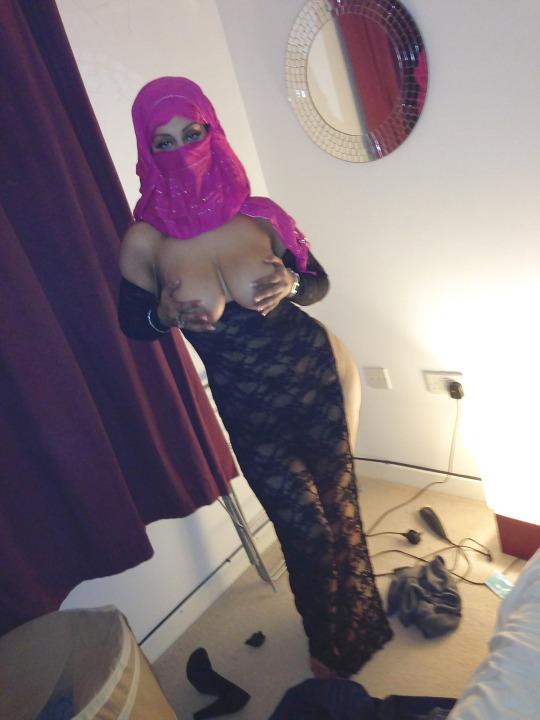 Have a fling with Xxxfaye on this Okotoks casual sex app