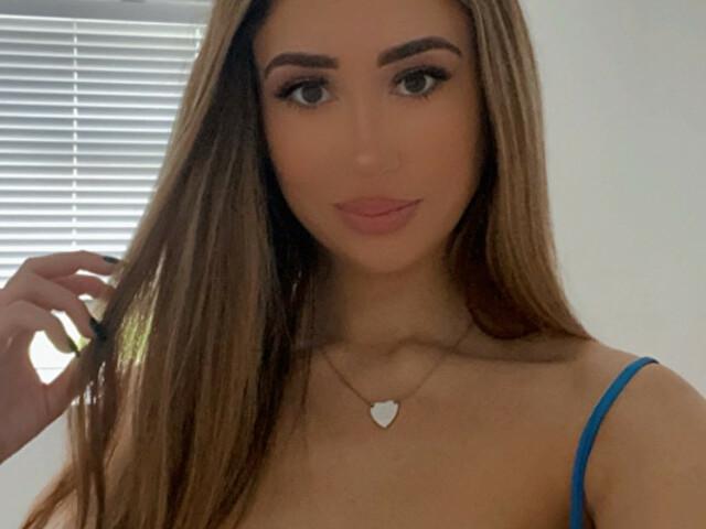 Have a fling with Angelberry on this Wellington casual sex app