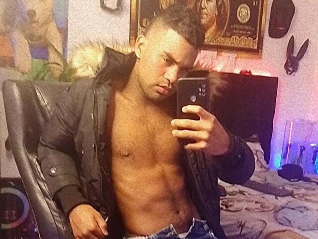 Have a fling with Dylangreg on this Millville casual sex app