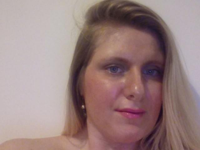 Have a fling with Frenchblondi on this Peabody casual sex app