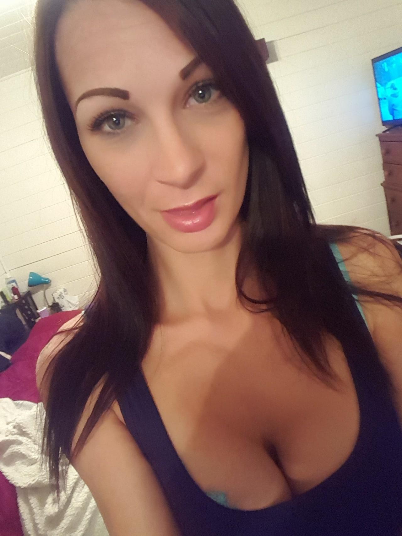 Have a fling with Lilianexxx on this Lancaster casual sex app