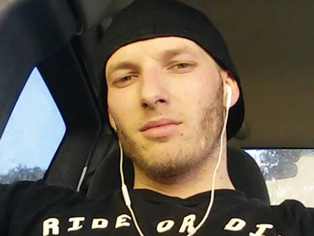 Have a fling with Magicmike89 on this Kalamazoo casual sex app