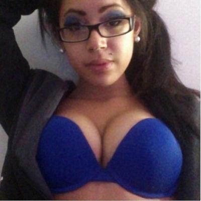Have a casual fling: Xxxtina's hookup profile